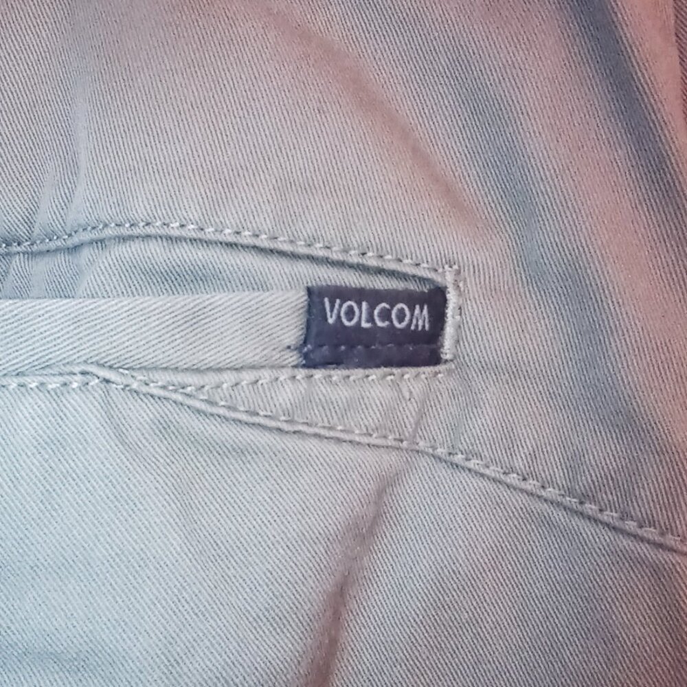 Volcom Shorts - Picture 2 of 7